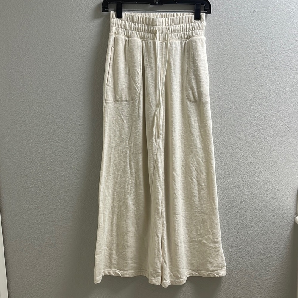 C).  Beige Cream Wide legs Long Pants